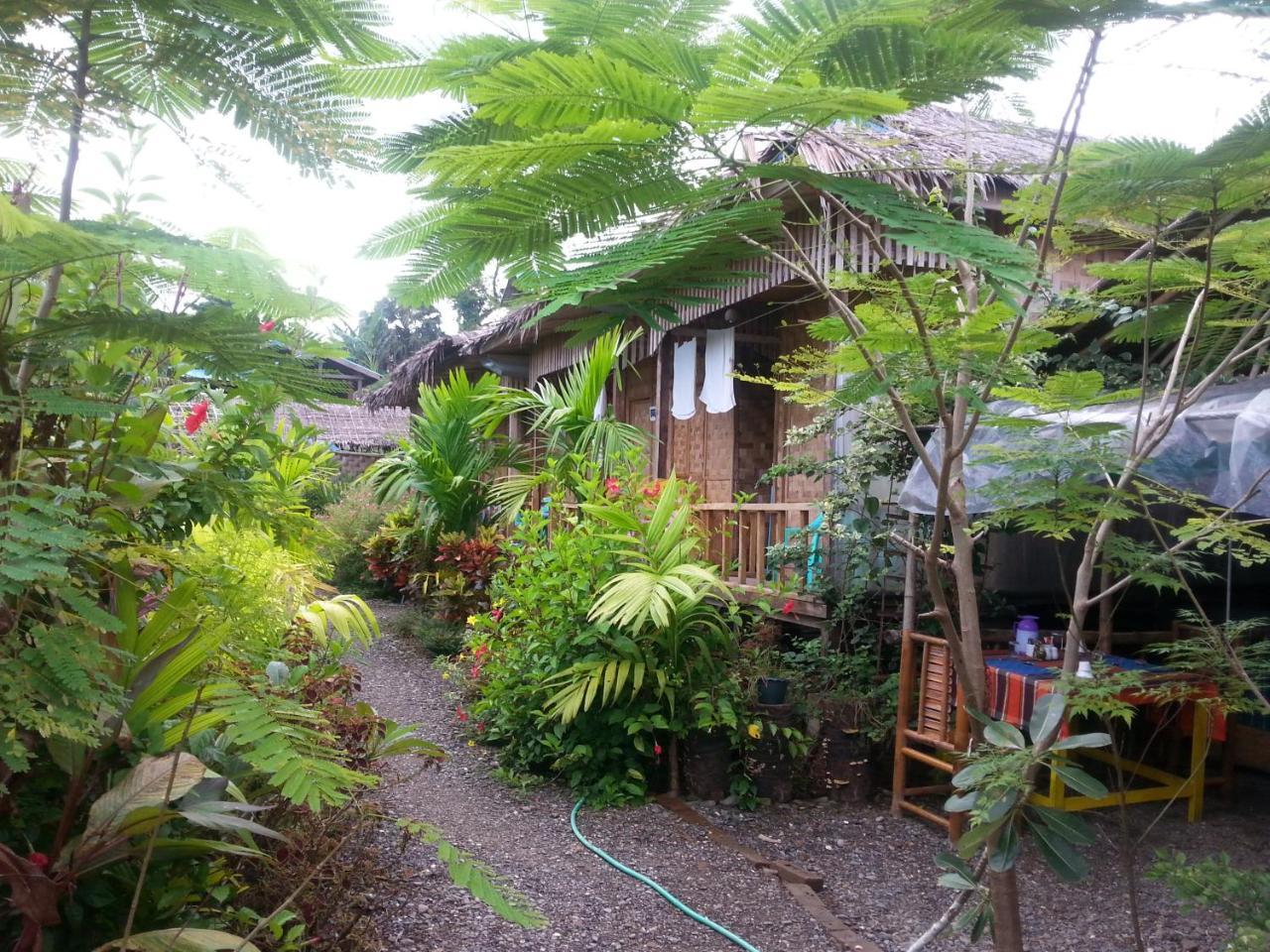 Ngwe Saung Garden Guest House Ngwesaung Kültér fotó